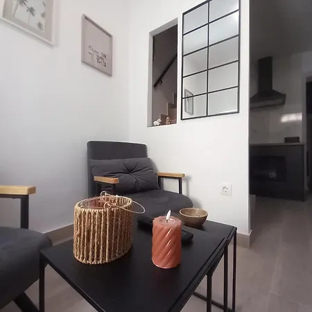 La Casita De *